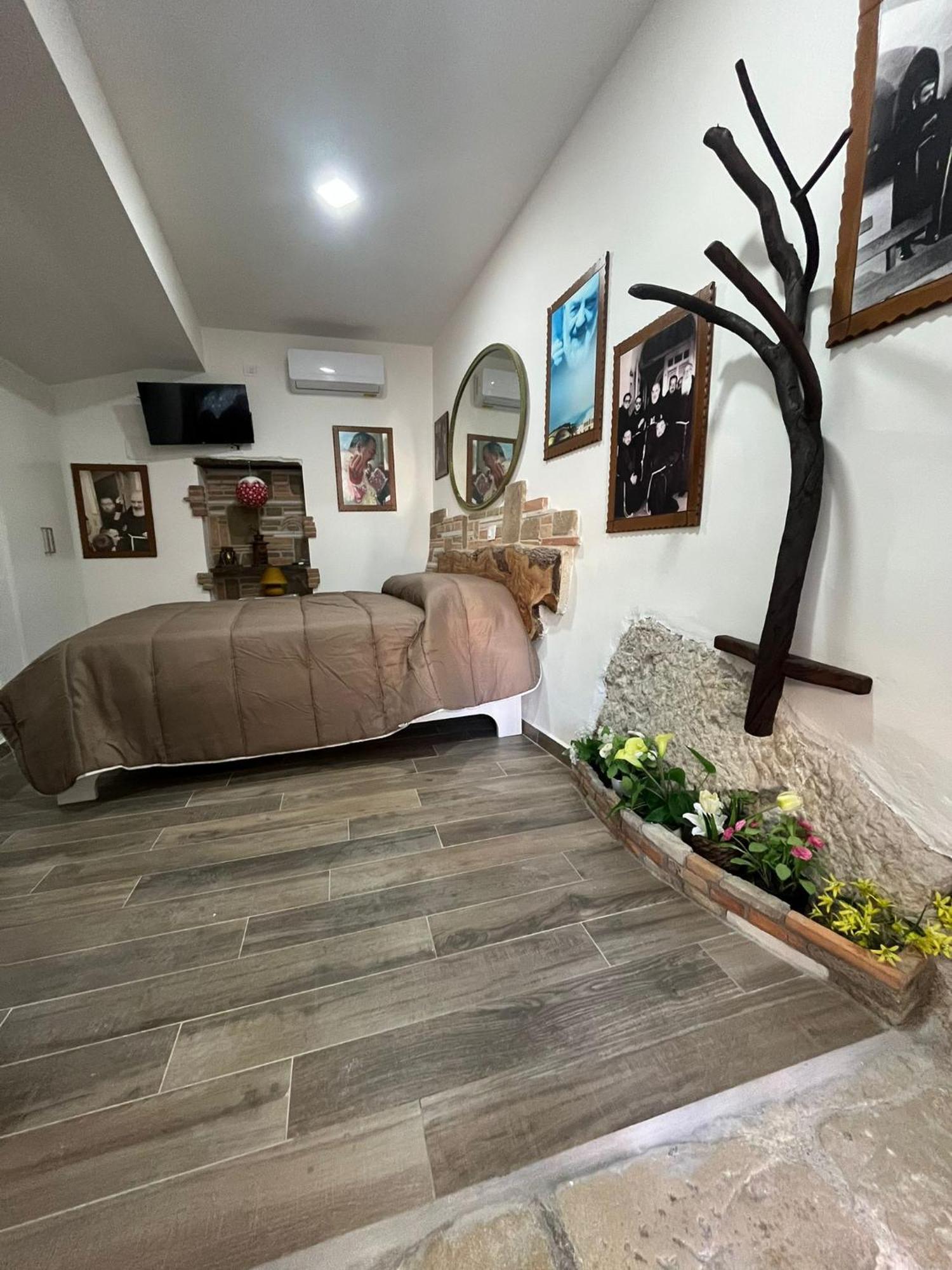 Dimora Forgione B&B - Pietrelcina Extérieur photo